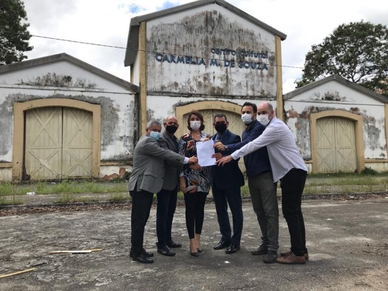 Governo do Espírito Santo recebe Centro Cultural Carmélia.