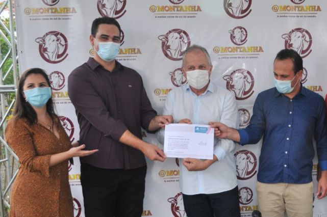 Produtor rural de Montanha recebe o selo de qualidade Siappi pela produção de carne de sol.