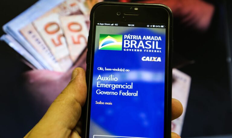 Governo notifica 627 mil pessoas a devolver auxílio emergencial.