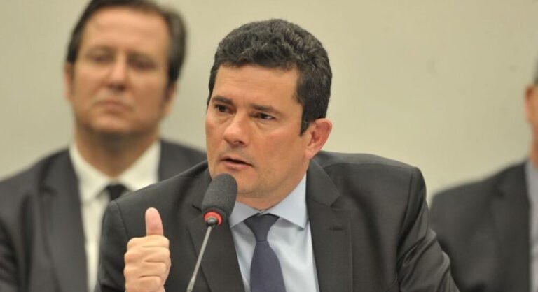 Moro rescinde contrato e deve seguir para Brasília nesta semana.