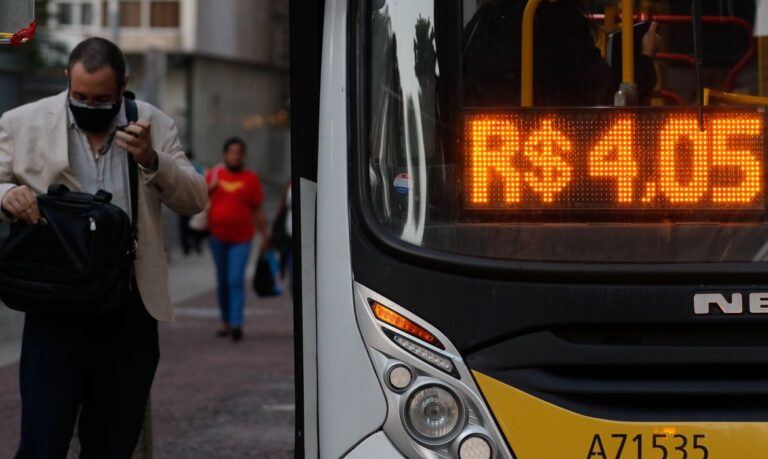 Transportes têm o maior impacto na alta da inflação em outubro.