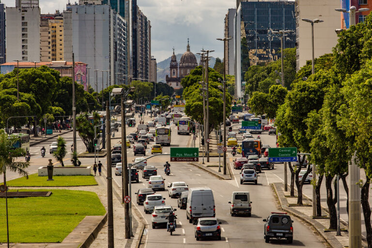 Governador sanciona lei que retoma Programa Recupera IPVA no Rio.