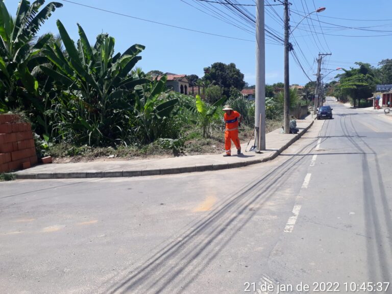 Maricá : A Somar através da equipe do Conserve de Cordeirinho promoveu  ação de limpeza na estrada Antônio Callado