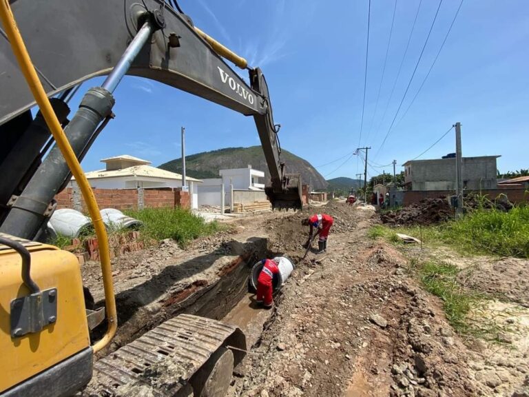 MARICA:  Atendendo indicação do vereador Cemar, prefeitura inicia  drenagem da Rua 50, no Jardim Atlântico Central