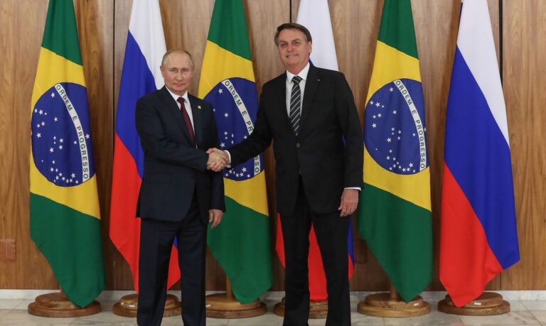 Presidente Jair Bolsonaro embarca nesta segunda-feira para a Rússia.