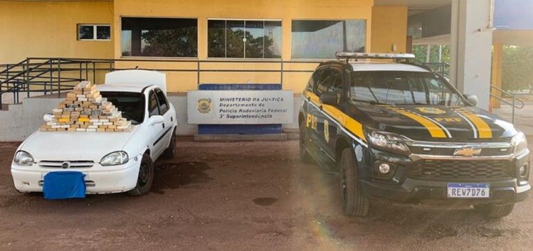 Ao ver polícia, homens fogem a pé e abandonam carro com 74 Kg de cloridrato e pasta base de cocaína.