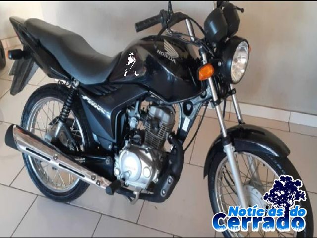 Homem deixa chave no contato e tem moto furtada em Ribas do Rio Pardo.