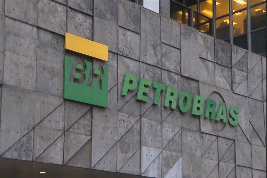 Petroleiros iniciam greve por tempo indeterminado após rejeição de proposta