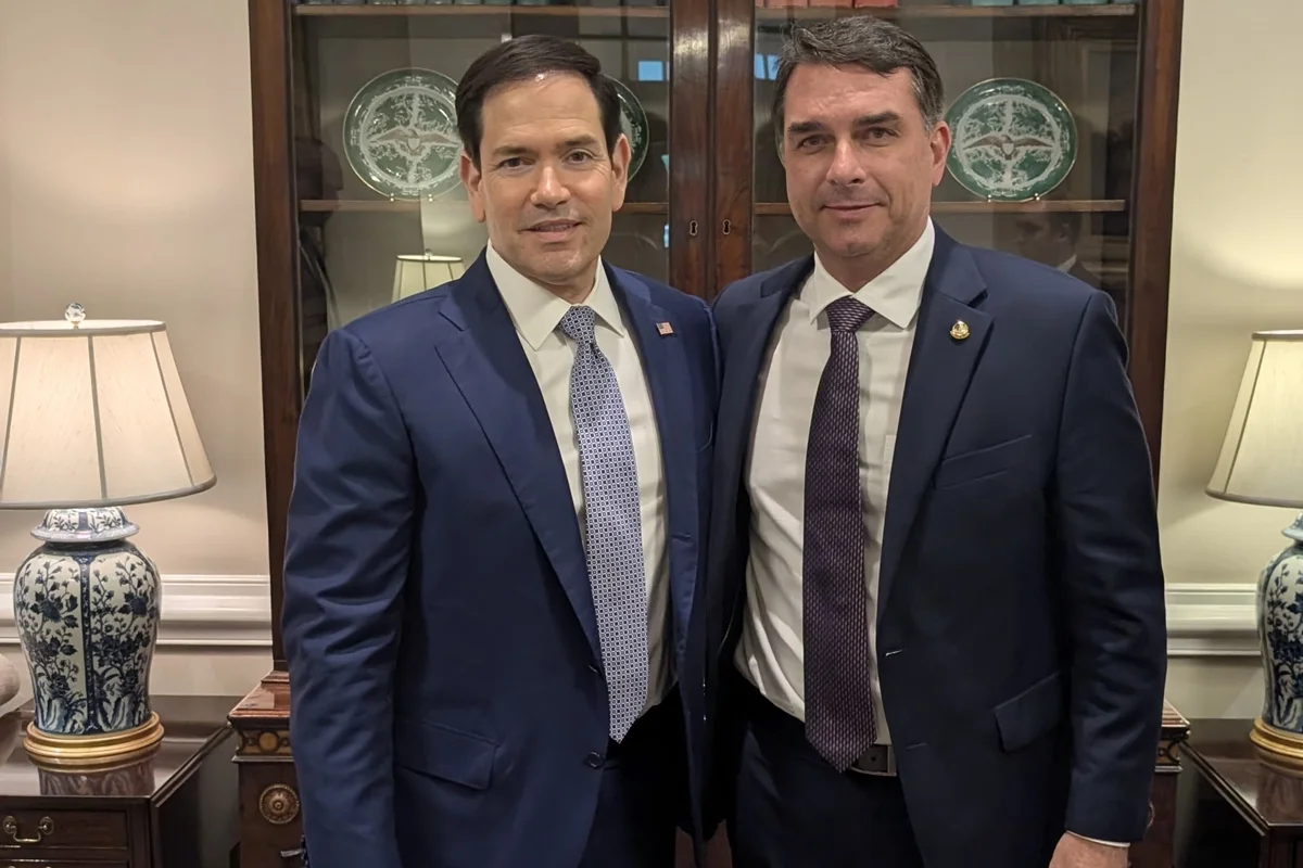 Aliado de Trump diz que Flávio chegou aos EUA e que Rubio estaria por trás da operação